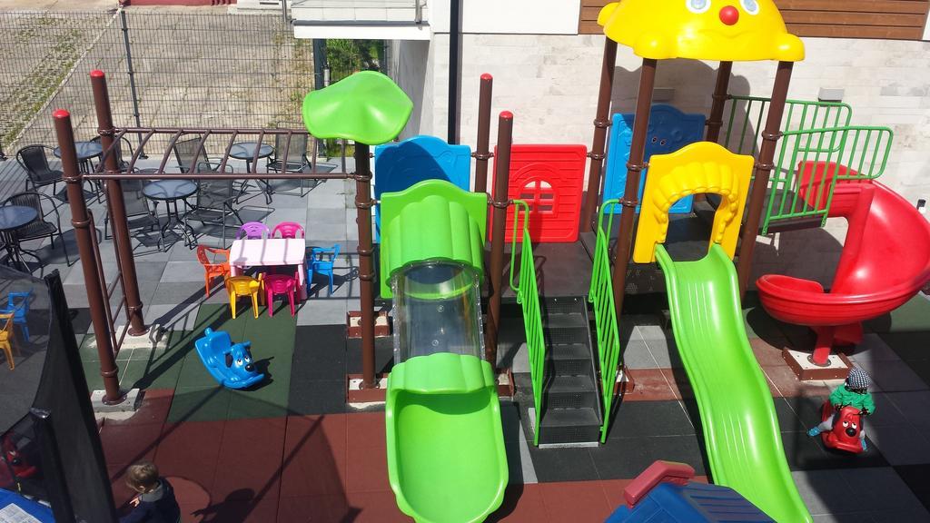 Marina W Budynku Z Basenem Jastarnia